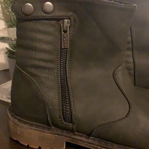 Army Green Roxy Boots